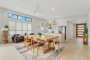 Dog-Friendly Beach House @ Black Rocks by uHoliday, Pottsville